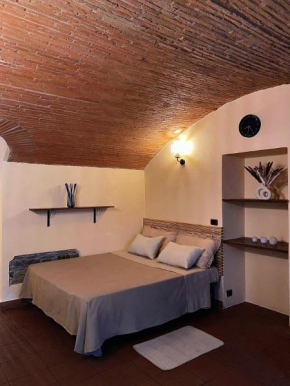 Florence Cave House